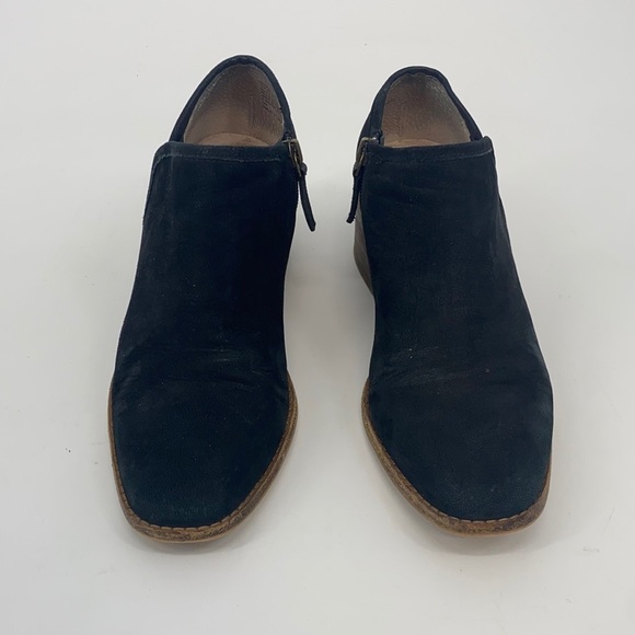 Caslon Women's Faye Black Leather Ankle Bootie Stacked Block Heel size 7.5 - Picture 2 of 10